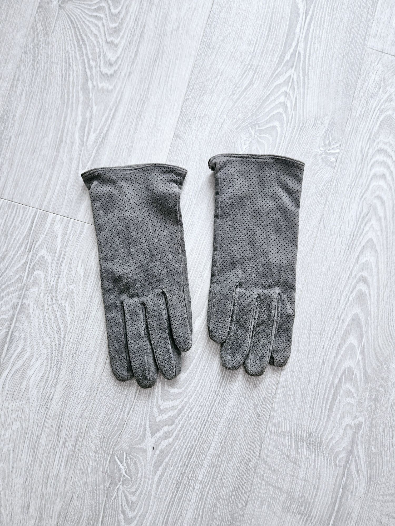 Szare skórzane rękawiczki Reserved