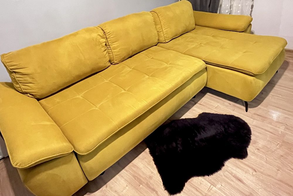 Narożnik miodowy. Kanapa.