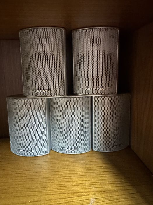 Colunas pequenas Grundig