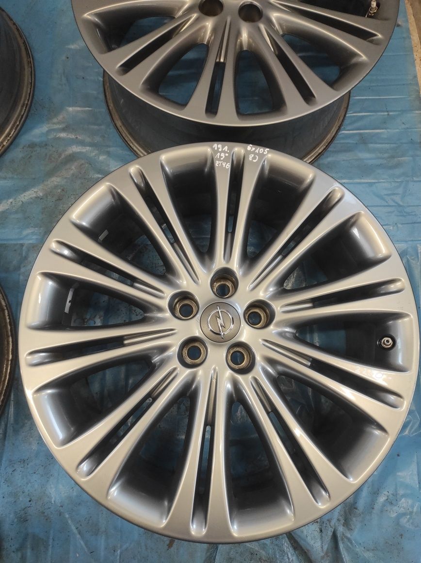 191 Felgi aluminiowe ORYGINAŁ OPEL R 19 5x105 Bardzo Ładne Czujniki