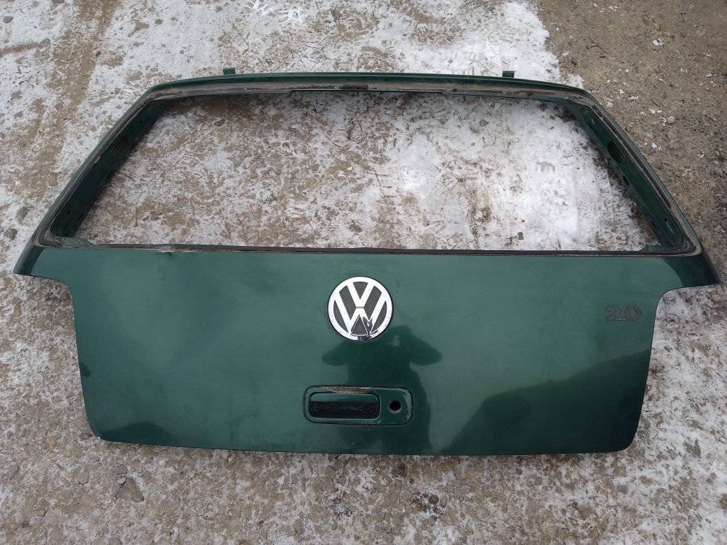 Кришка багажника golf 4