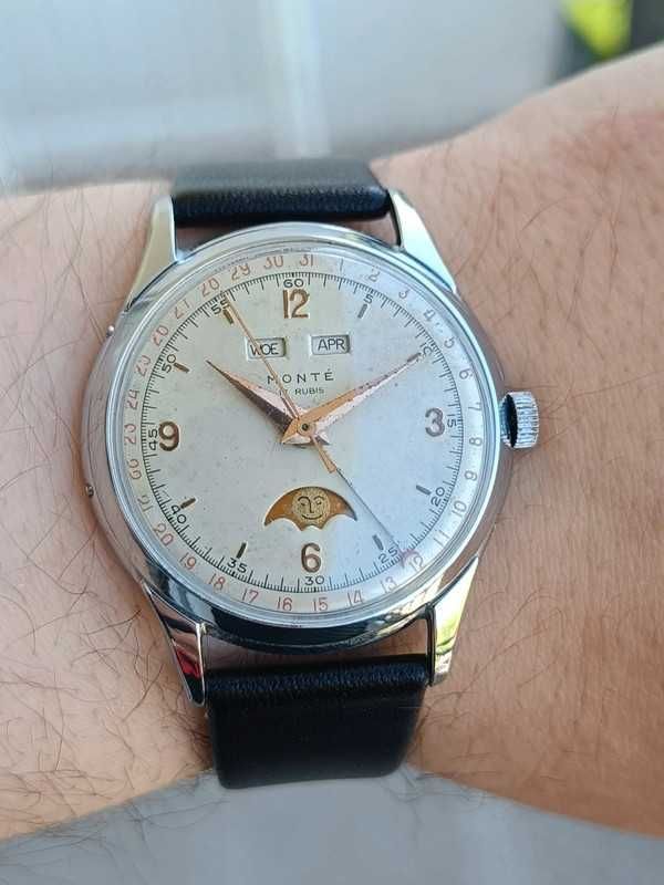 Monte Valjoux 90 Triple Date Moonphase