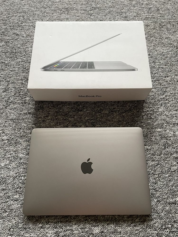 Macbook air 13”  Touchbar