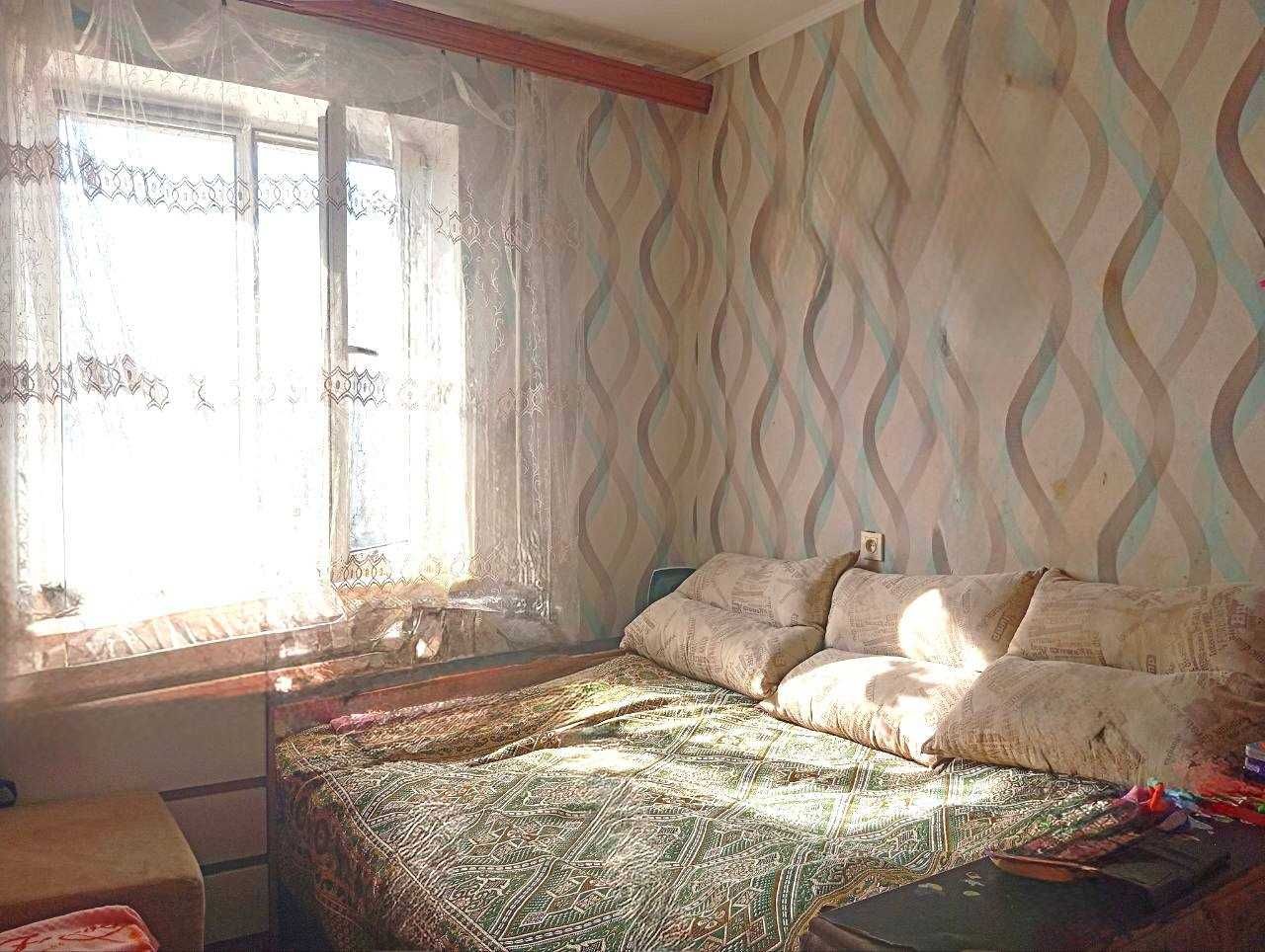 Продам 2-кімнатну кв-ру на  вул. Днепродорога / Висоцького