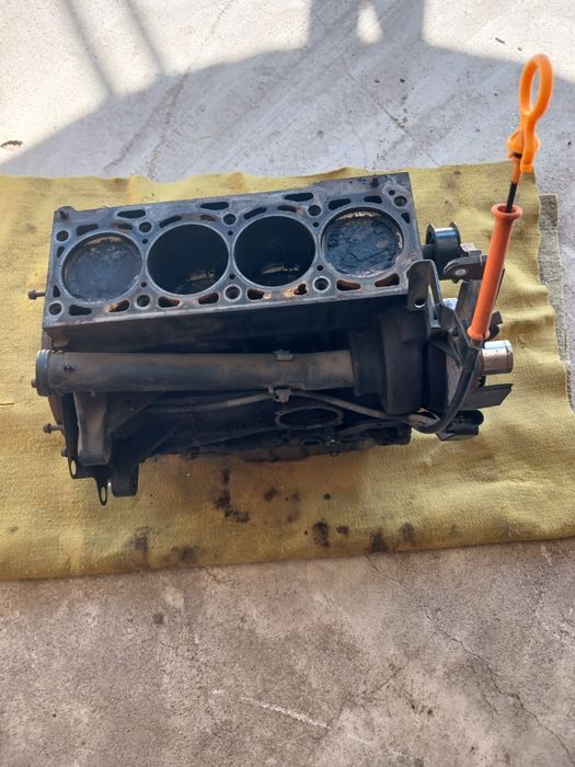 Двигатель на Volkswagen bora BCB на запчасти