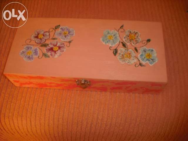 caixa pintada à mão
