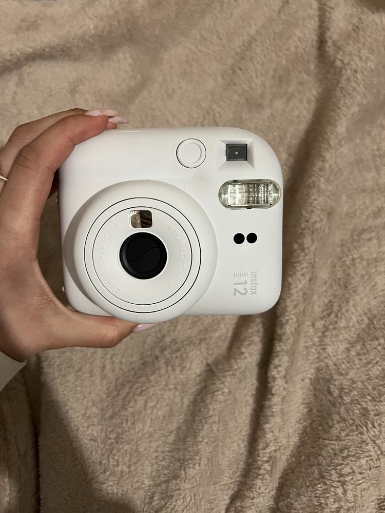 Продам Camera instax mini 12