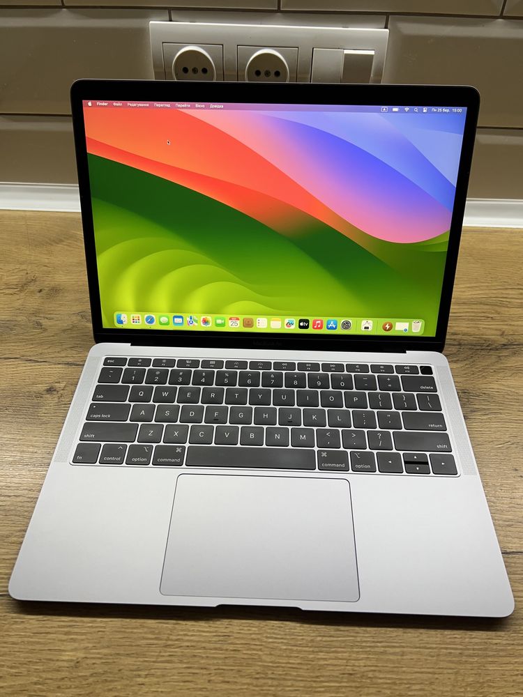 Apple MacBook Air 13' 2019 A1932 / i5/16Gb RAM/256Gb SSD