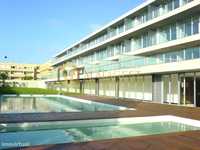 Apartamento T3 à Beira-Mar em Condomínio Fechado com Vista Mar