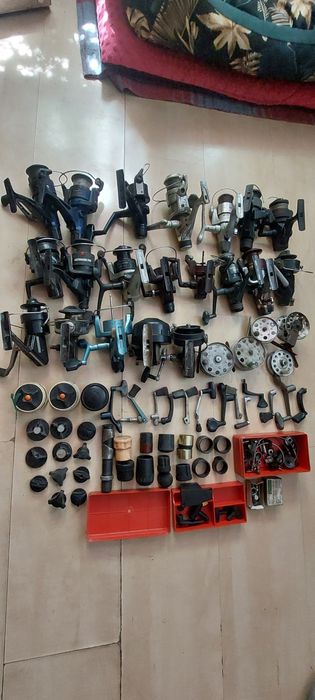 Kołowrotki wędkarskie kolekcja 25 sztuk + gratisy wędkarskie