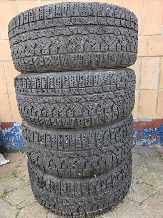 Продам автошини R18