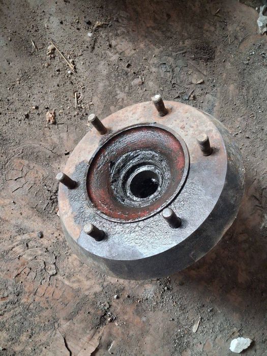 Генератор 12V + скоба суппорта + верхние рычаги (пара) + ступица, б/у