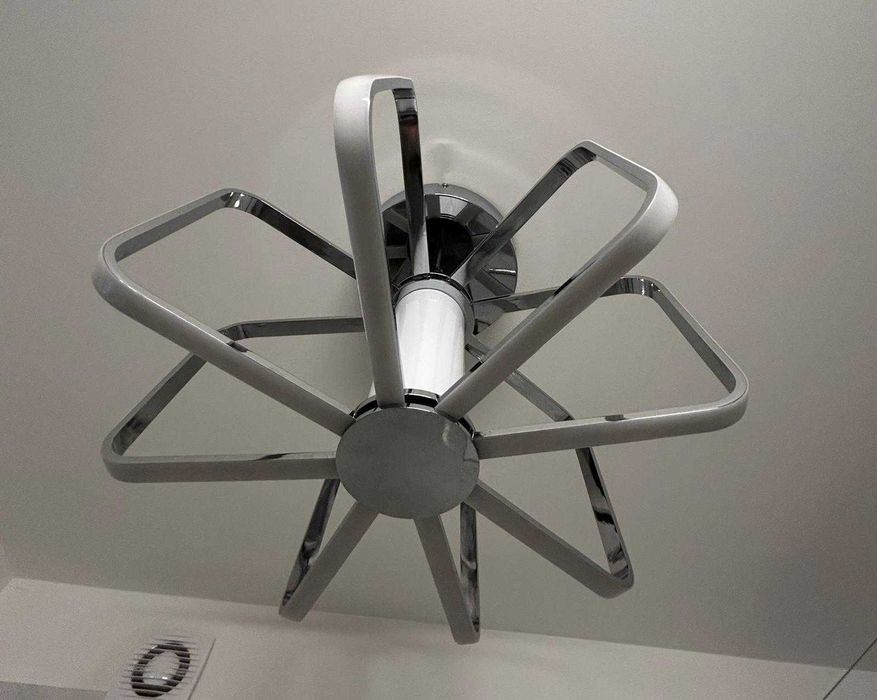 lampa łazienkowa wisząca
