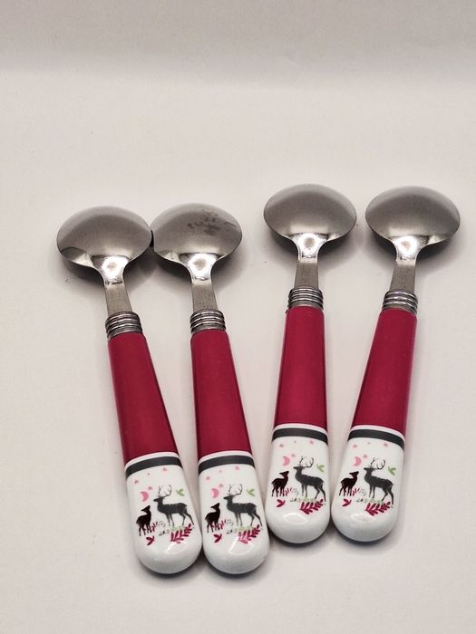 Łyżeczki do herbaty 4szt.
Długość 16.5cm