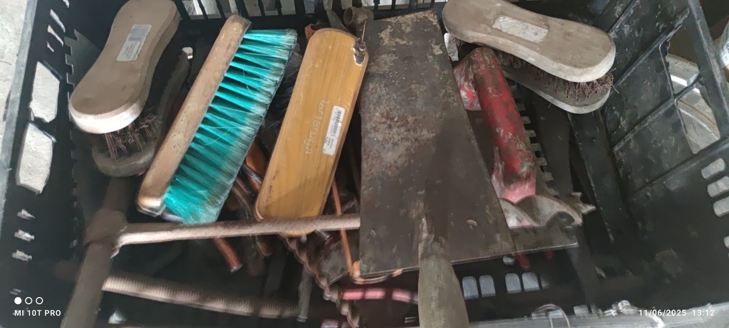 Material de construção vários em bom estado.