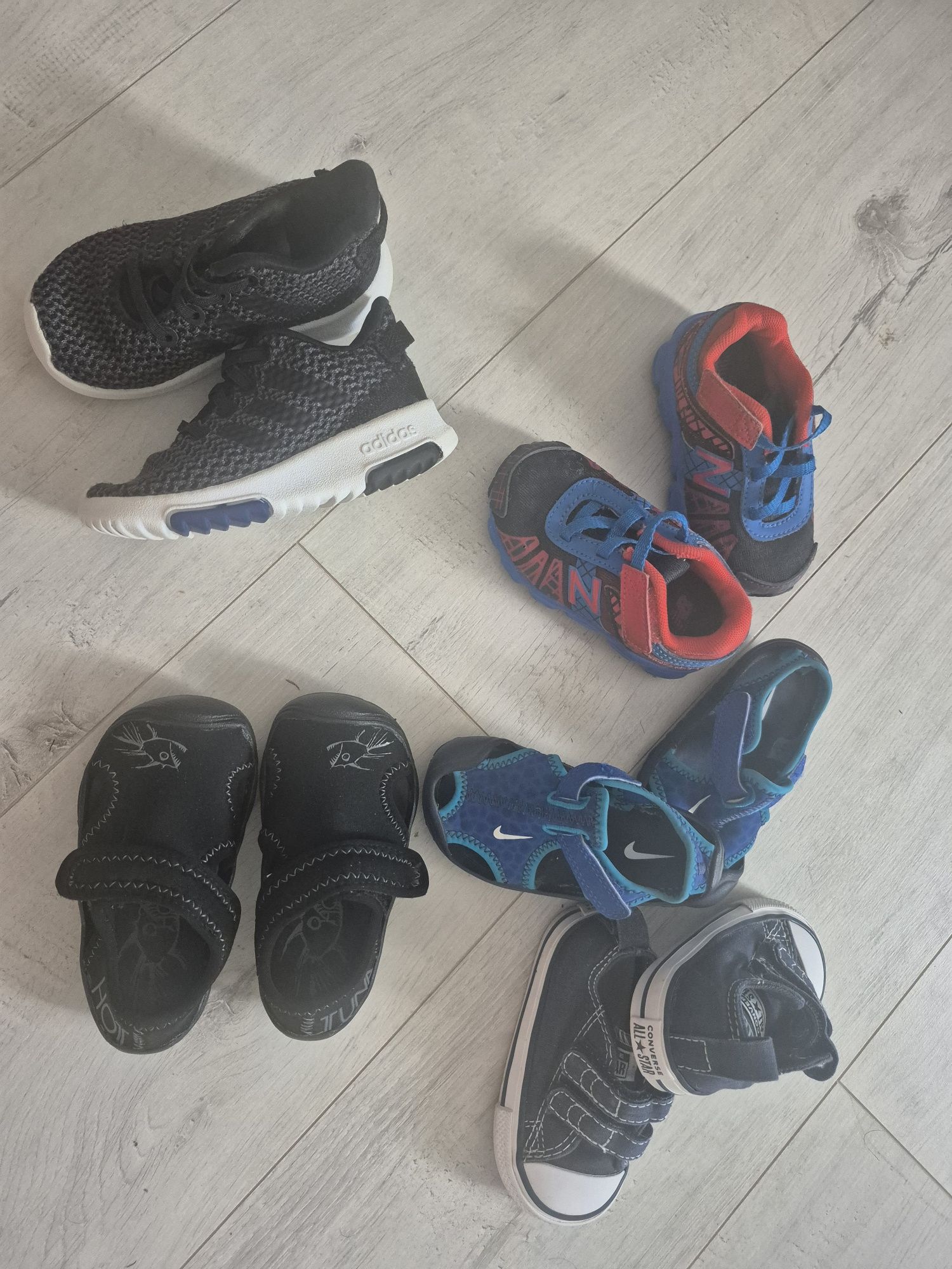 Buty, adidasy ,sandałki 5 par roz.20-21