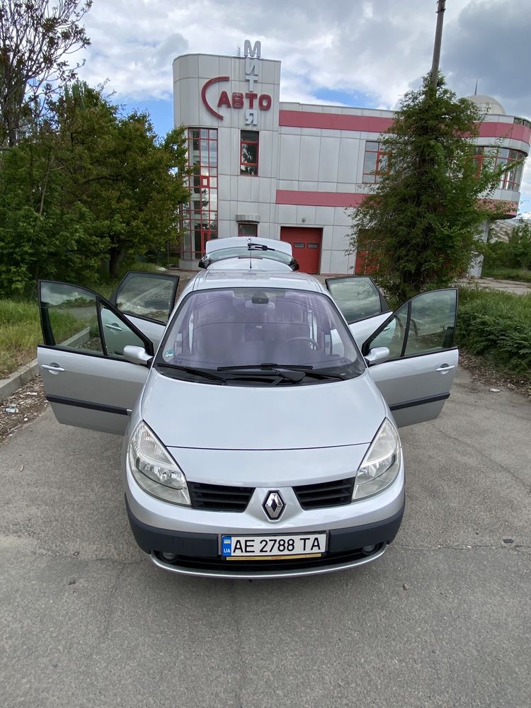 Renault Scenic 2 2.0 Бензин Автомат Обслужен