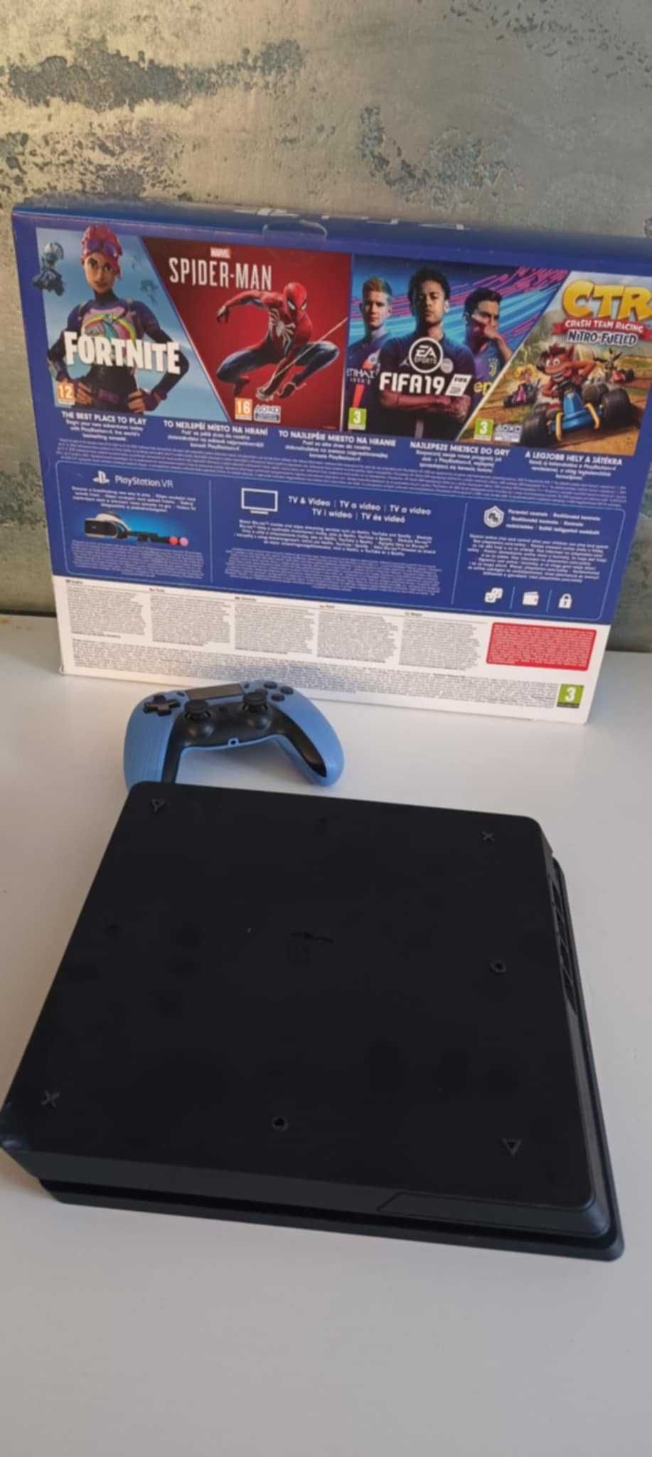 Konsola PlayStation 4