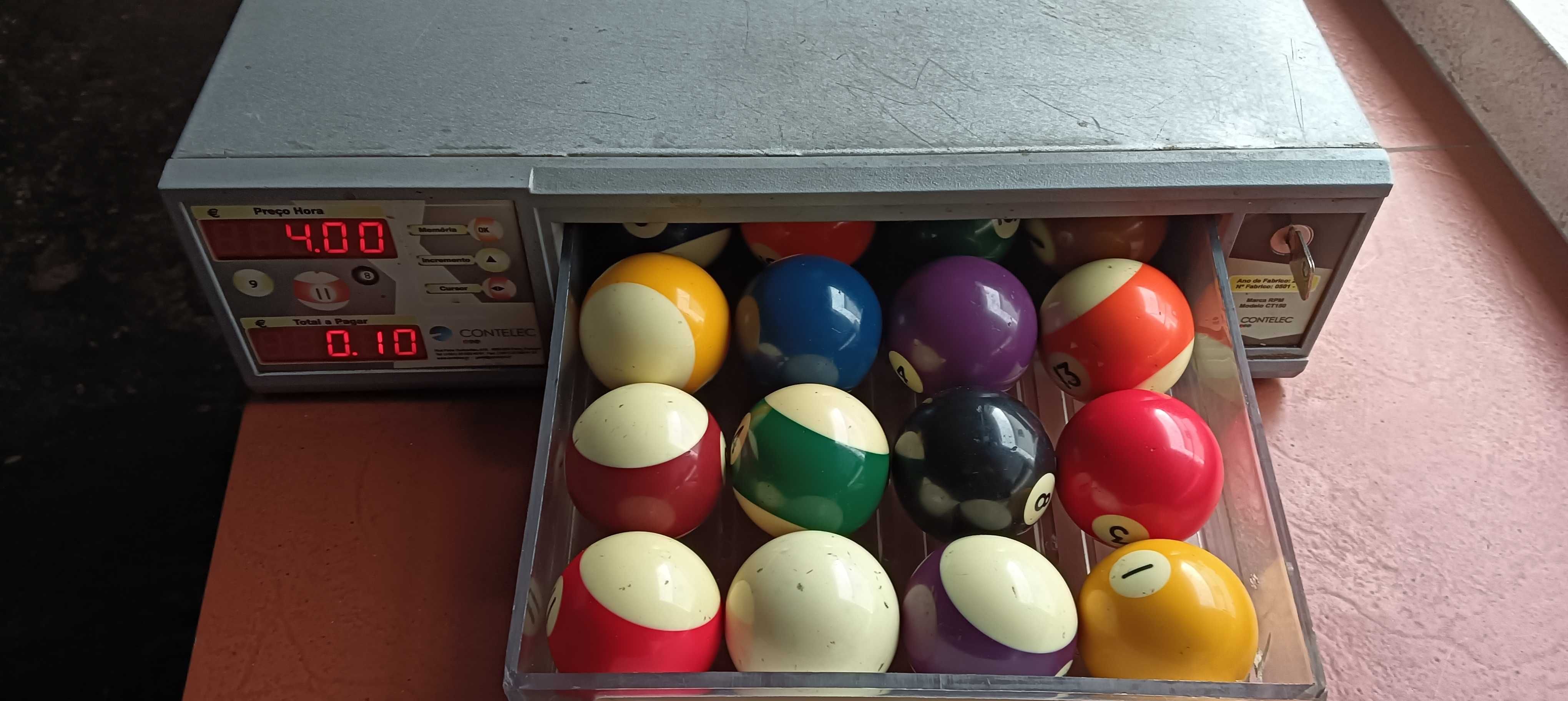 Contador de Tempo de Snooker CT150 Contelec com jogo de bolas