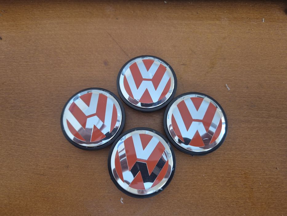 kołpaki dekielki  w alu felgię do vw średnia 56/52mm czerwono srebne