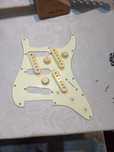 Pickguard + botões + capas pickups