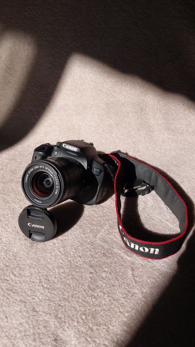 Фотоаппарат Canon 700D + сумка та 2 акумулятори в подарунок