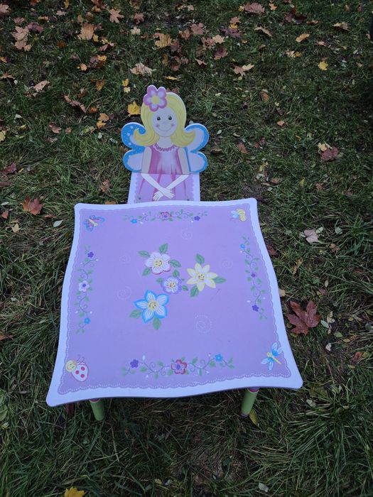 Stolik plus krzesełko dla dziewczynki