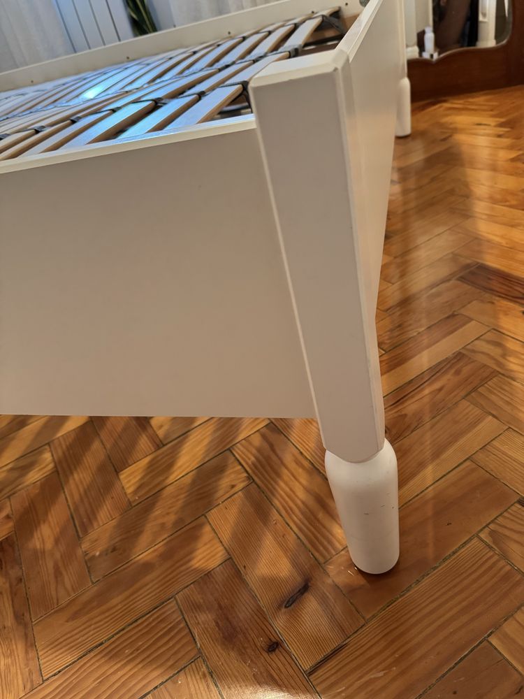 Cama IKEA Tyssedal 140x200 com estrado Lonset