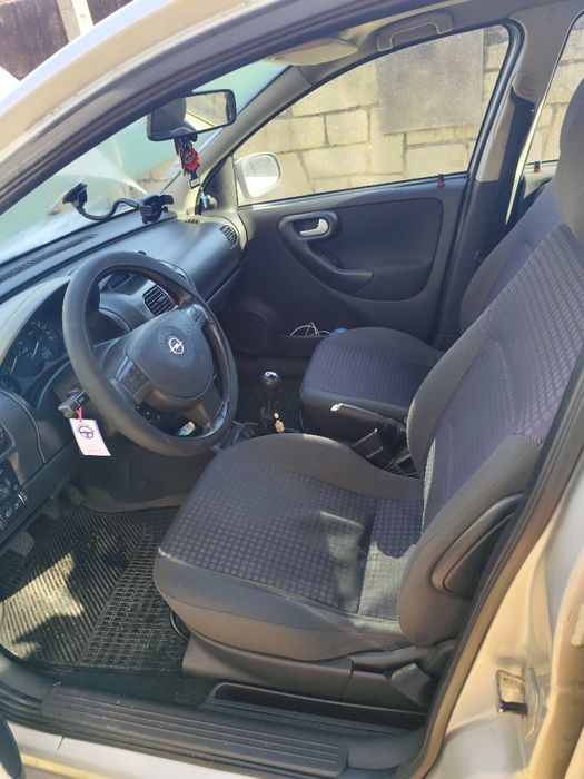 Opel Corsa com 179.00km