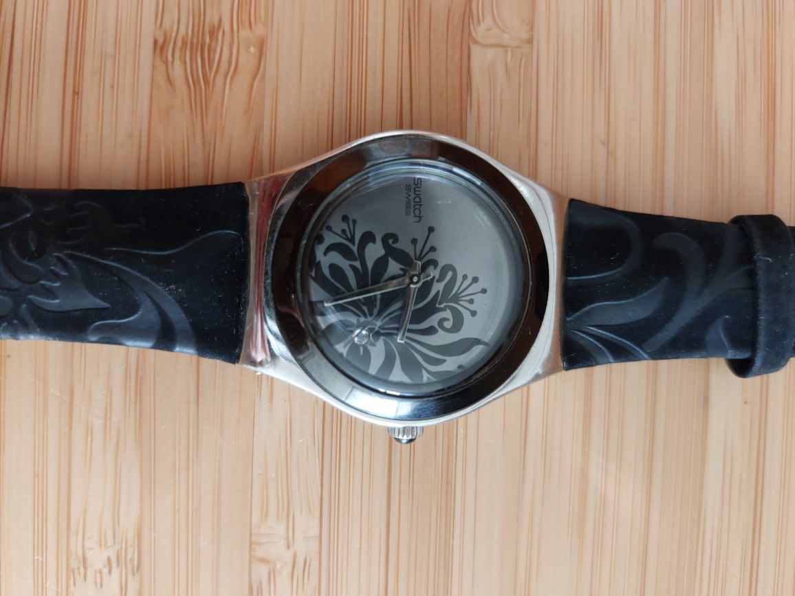 Relógio Swatch Irony preto veludo