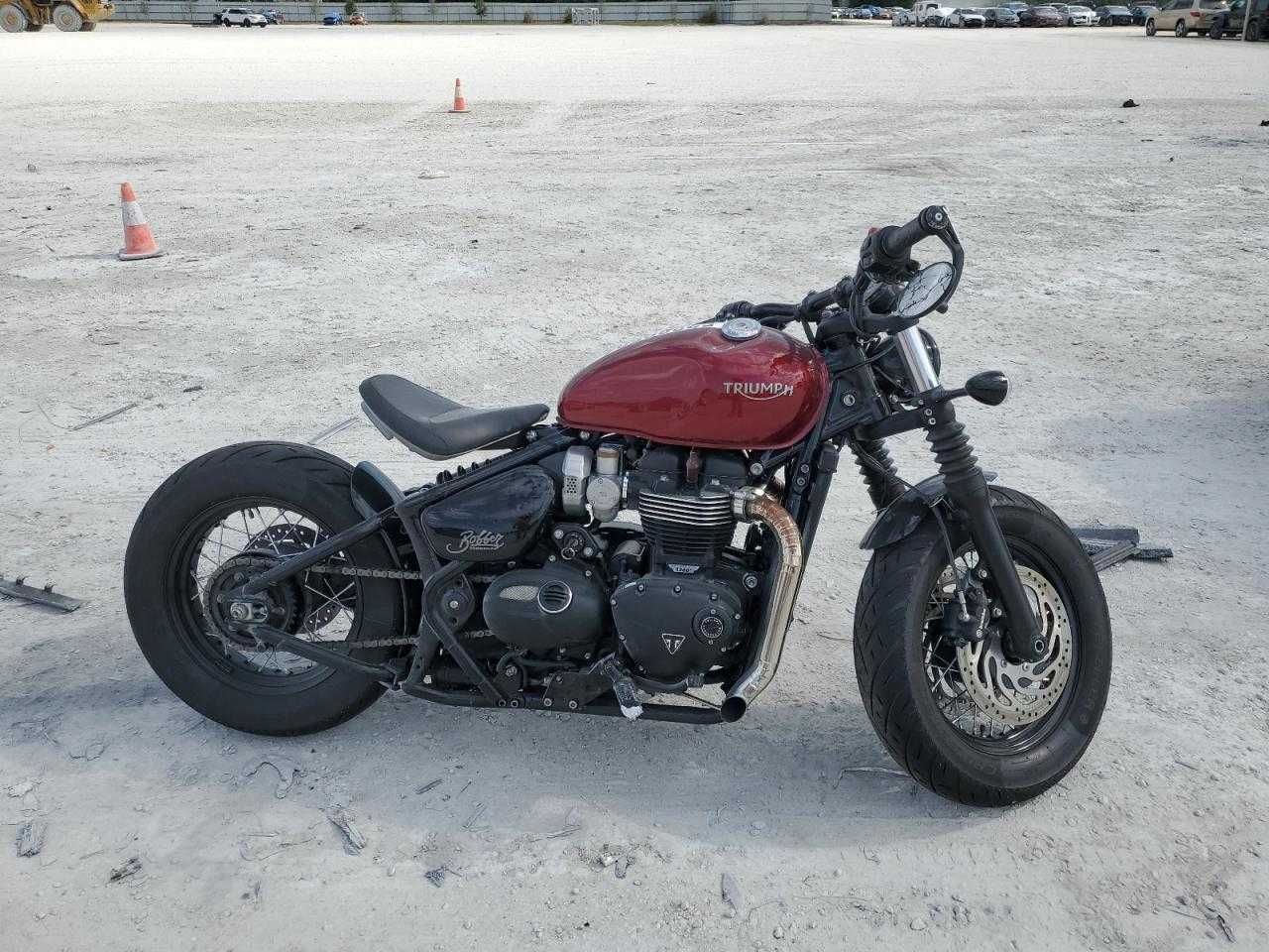 Triumph Motorcycle Bonneville Bobber 2022