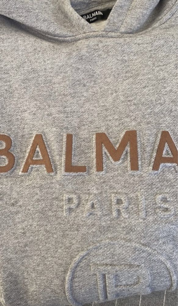 Camisola Balmain tamanho 16 anos (também serve a mulher tam S)