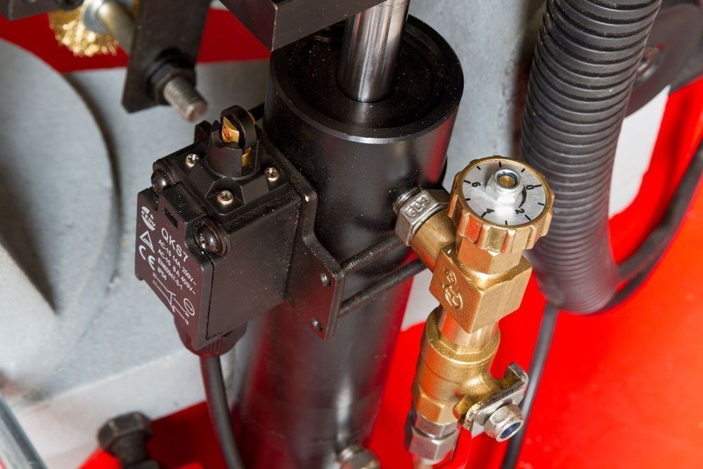 Serrote de fita marca austríaca capac. corte Ø225 230V 0 ° -60 ° JL20