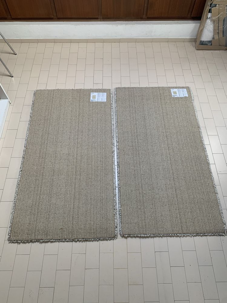 Dois Tapetes do Ikea modelo Alhede em cor beje