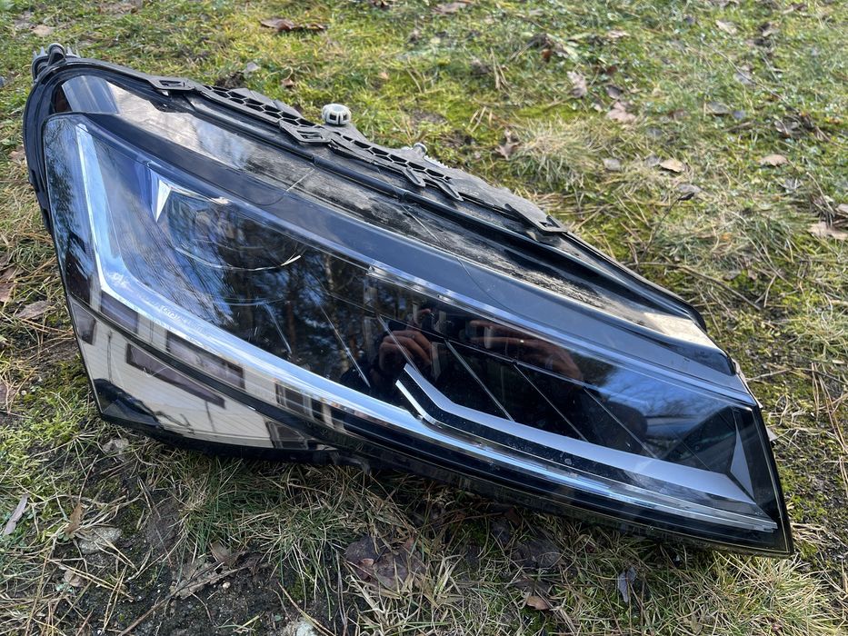 Lampa przednia prawa (pasazer) skoda superb 3 III 2021r led matrix
