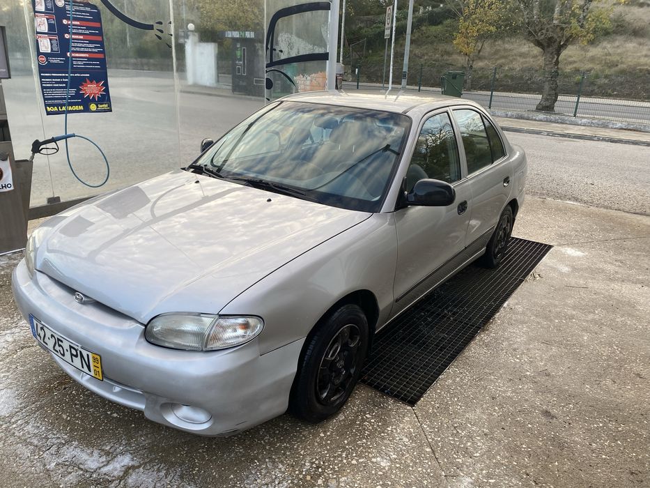 Hyundai Accent 1.3 Caixa AUTOMÁTICA
