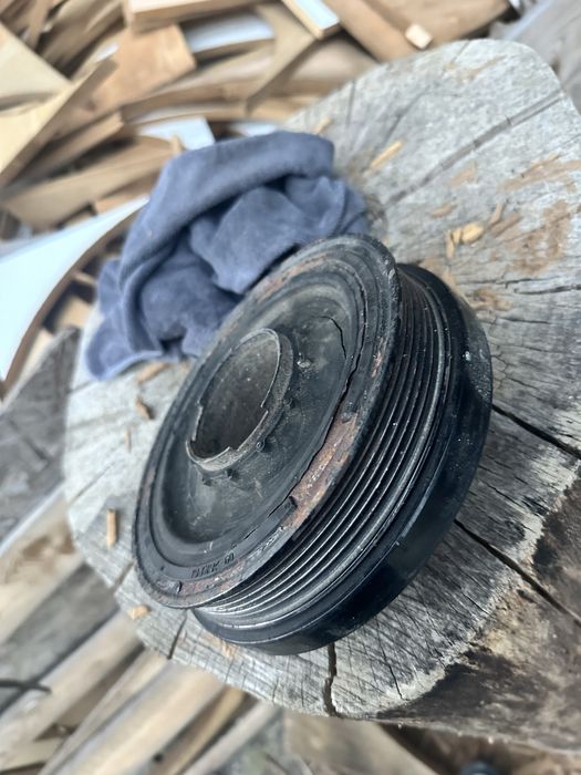 Шків колінвала(демпфер) бмв е90 n47