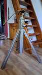 Stary drewniany statyw do studio, atelier