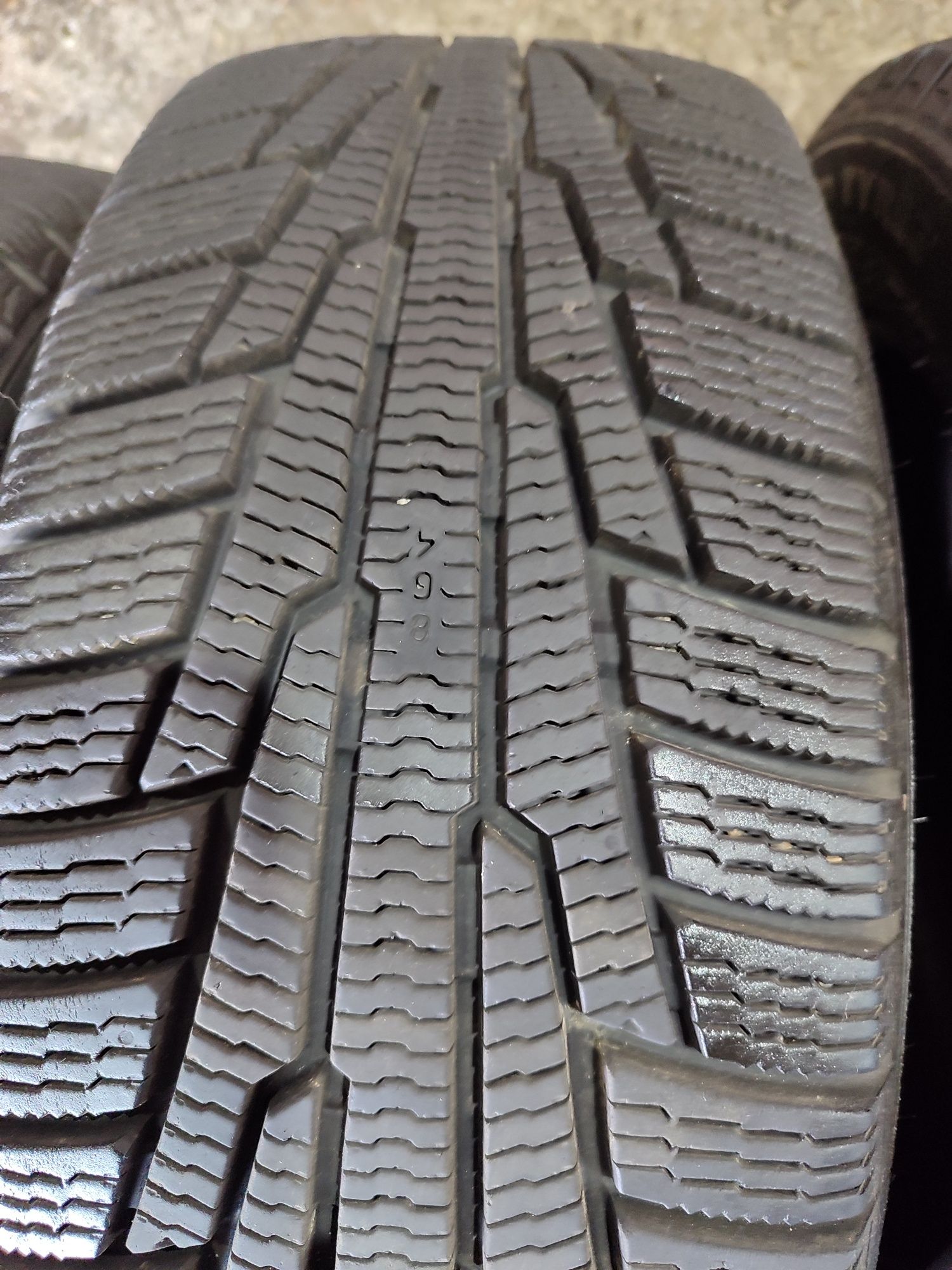 Продам зимнюю резину nokian tyres nordman rs2