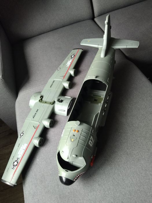 Ogromny samolot wojskowy rekin 87cm/80cm