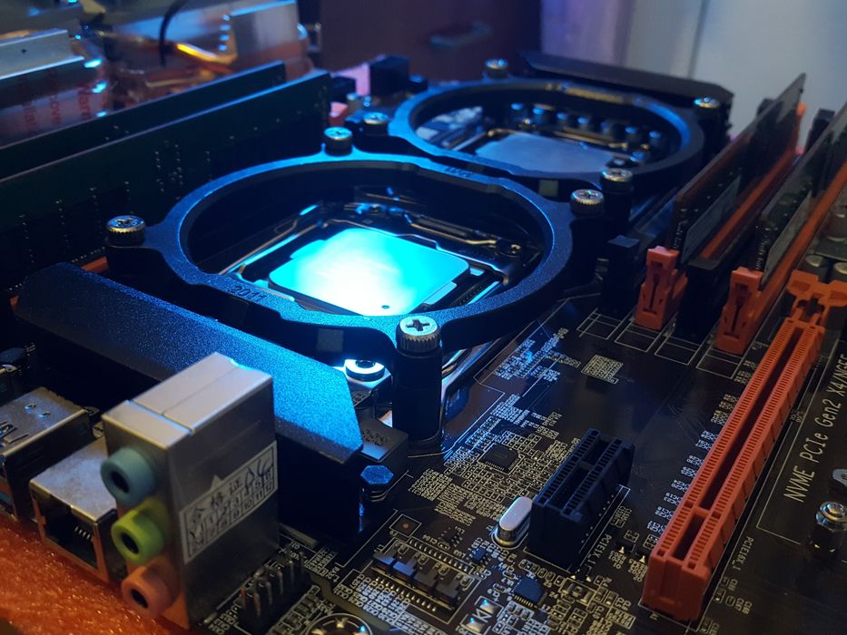 Комплект Dual X99 LGA 2011-3, E5 2680 V4, 32Gb 8Gb x4, SSD NVME, кулер