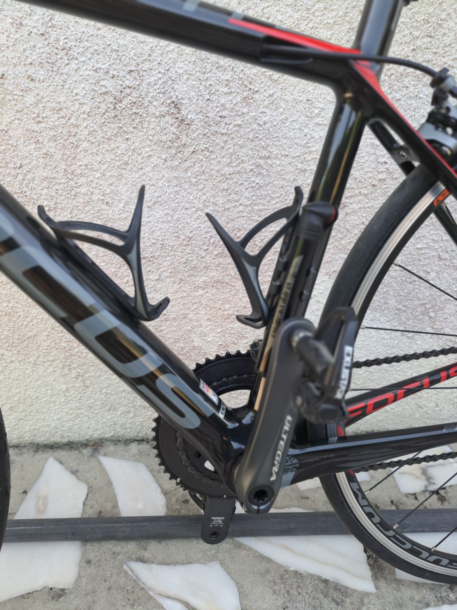 Bicicleta de Estrada Focus Cayo Carbon Shimano Ultegra Tamanho M