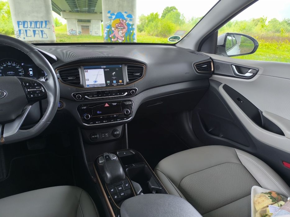 Hyundai ioniq elektryk aktywny tempomat ! Piękny!