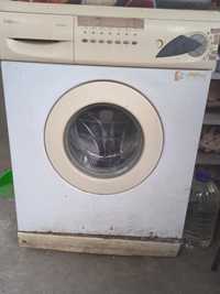 Продам стиральную машинку под восстановление