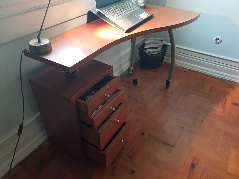 Secretária articulada design