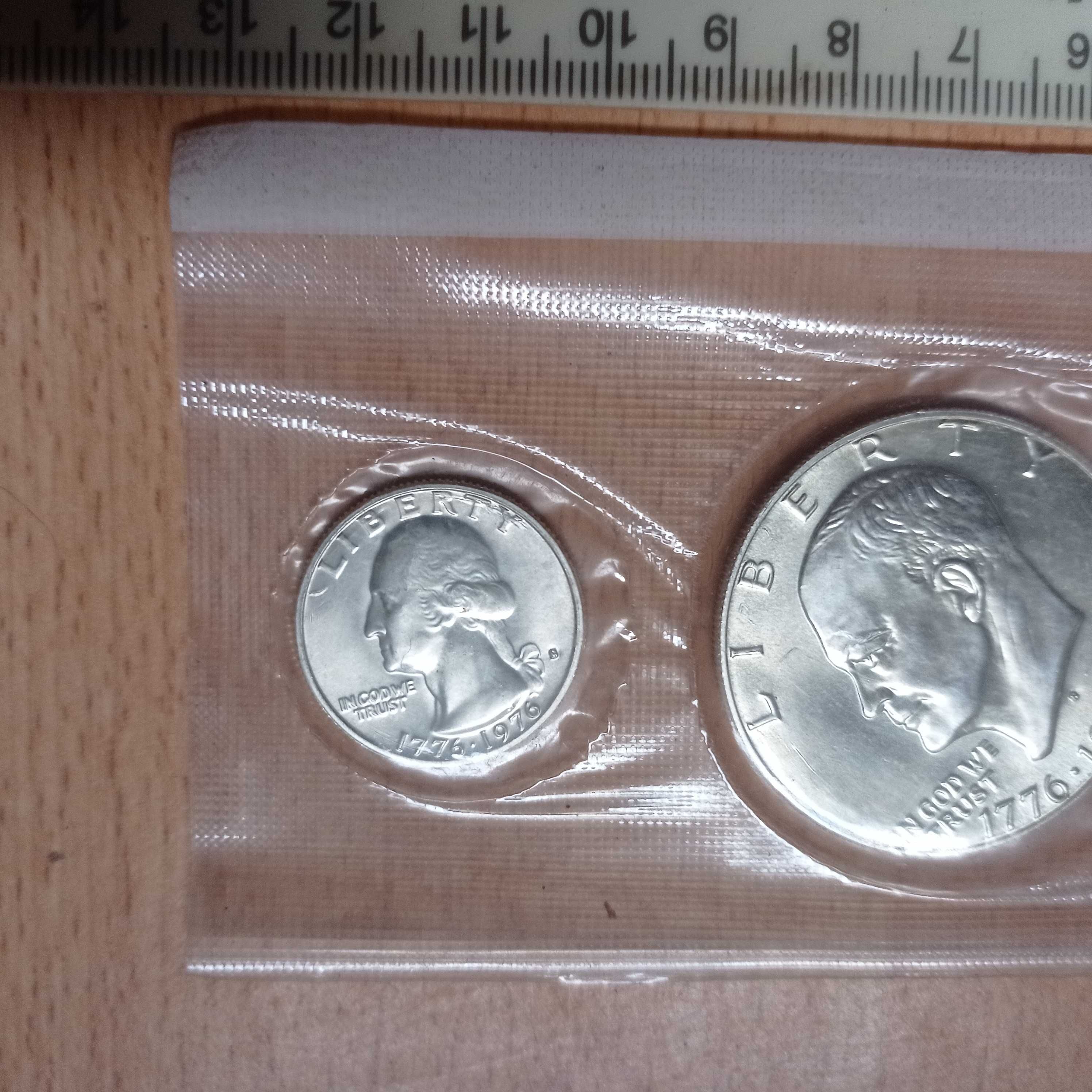 Набор монет  США Liberty Четверть доллара, пол доллара, 1 доллар.