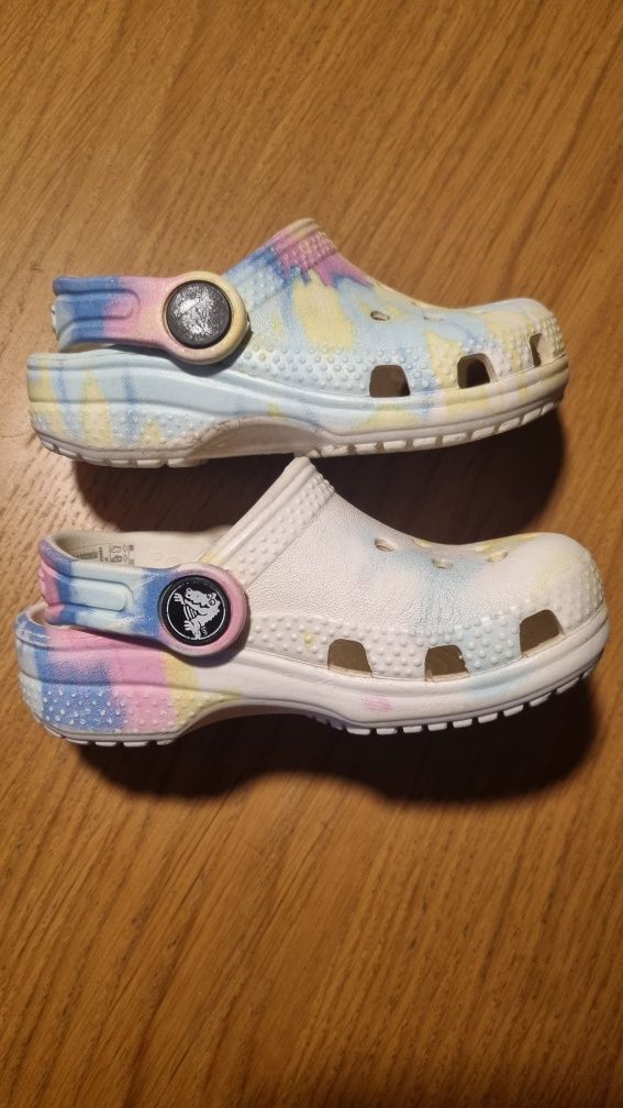 Crocs klapki sandały Tie Dye r.22/23