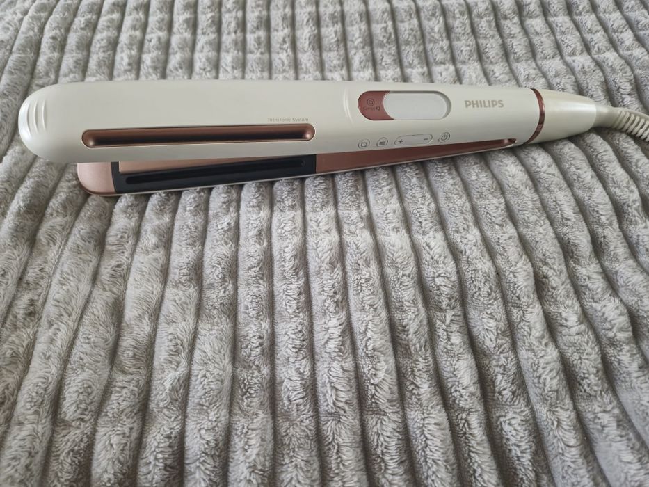 Prostownica SenseIQ BHS830/00