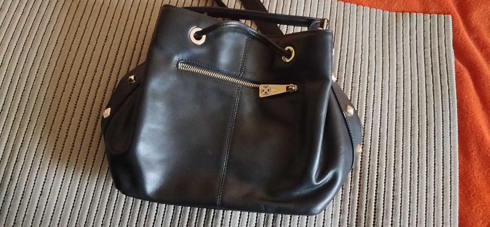 Torebka Kazar skórzana czarna