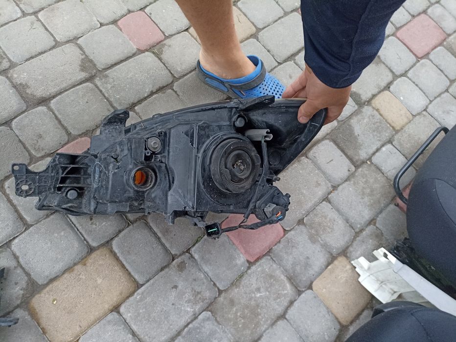 Мітсубісі ланцер 9 04-08 фара R L